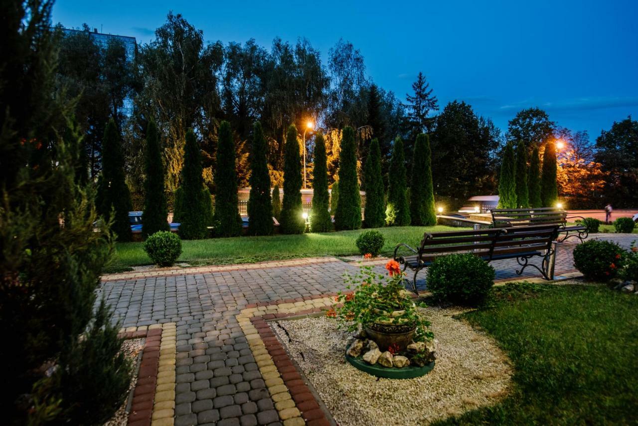 Курортний Готель Золота Корона Truskavets Eksteriør billede